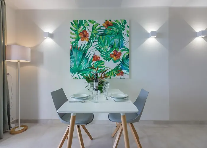 Klayman Diamond Aparthotel