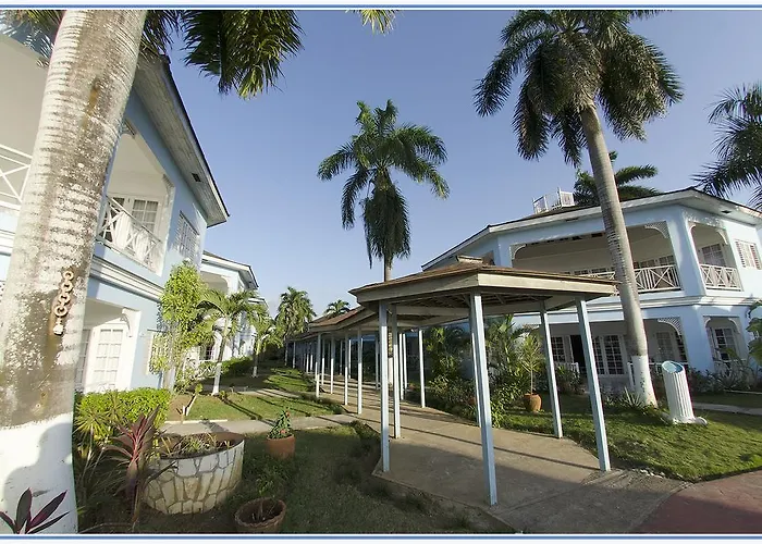 Beachcomber Club Resort