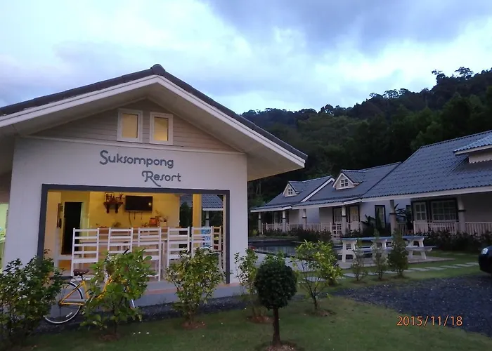 Suksompong Resort