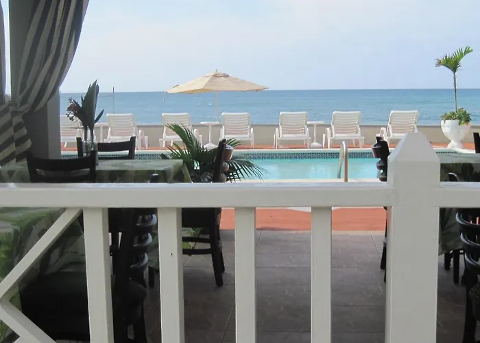 Pipers Cove Resort