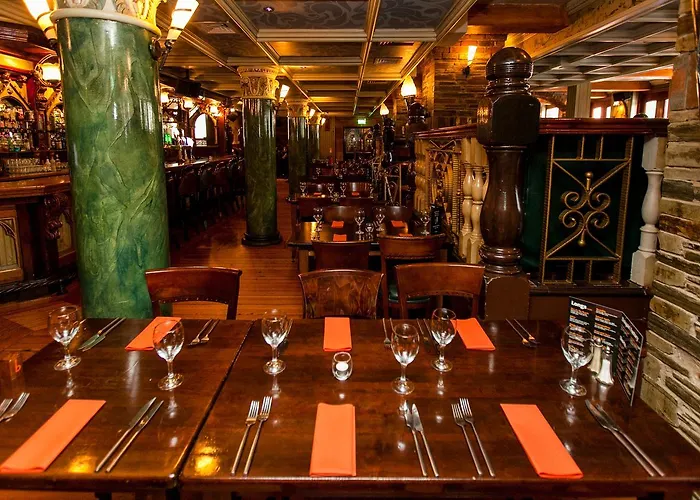 Benedicts Hotel