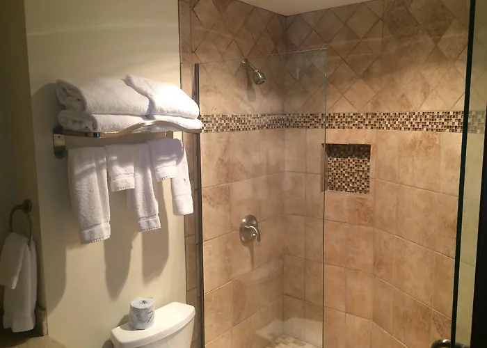 Candlestone Golf And Resort