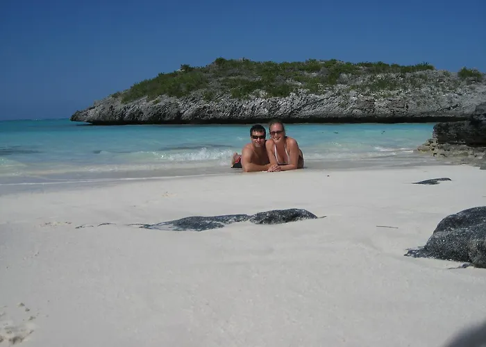 Hollywood Beach Suites Turks And Caicos