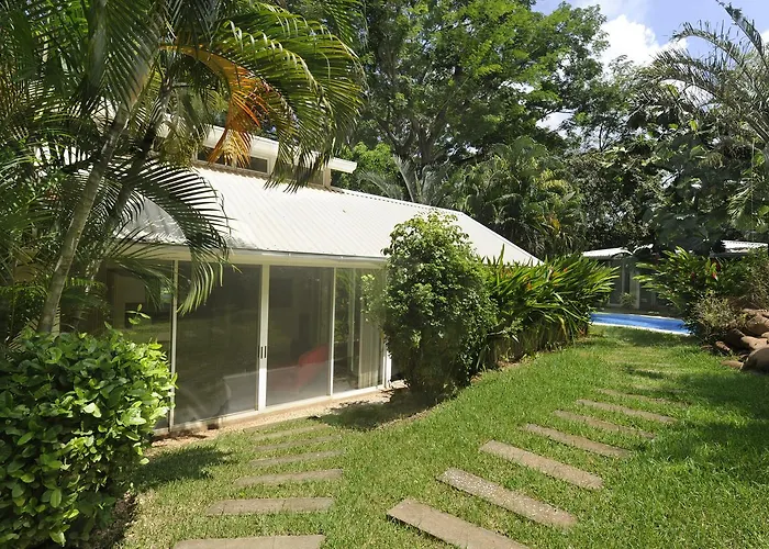 The Breeze Hotel & Villas