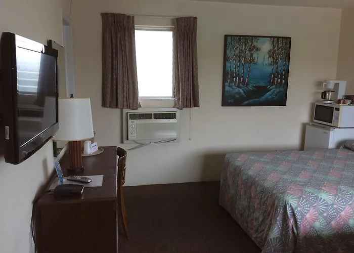 Crystal Sands Motel