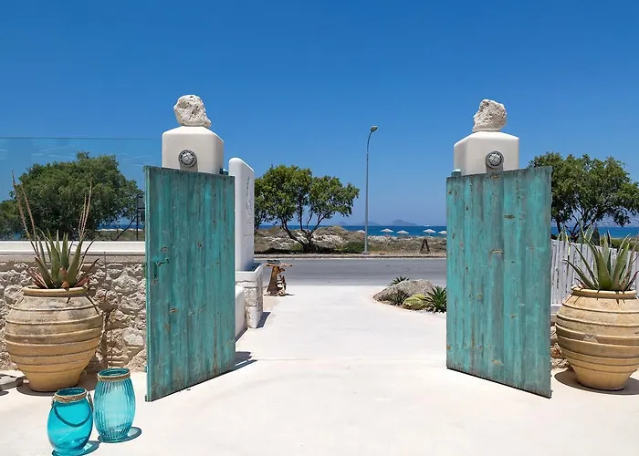 White Pearls-Adults Only Luxury Suites