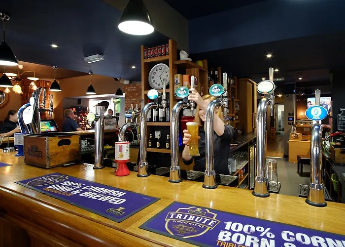 Stones Hotel And Bar