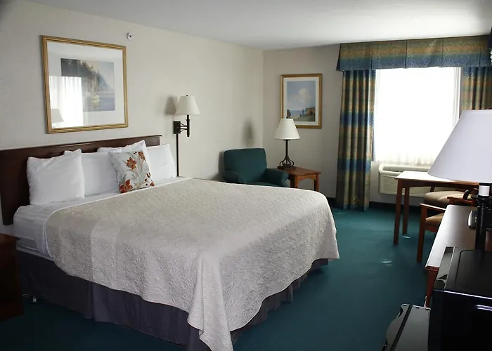 Baraga Lakeside Inn