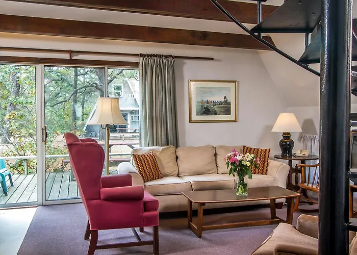 Self-Sufficient Cottages At Even'Tide Resort