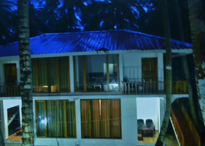 Crossbill Beach Resort