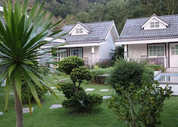 Suksompong Resort
