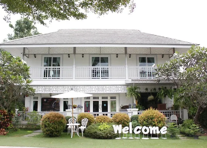 Moeimanee Resort