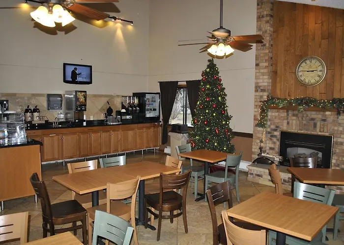 Asteria Inn & Suites