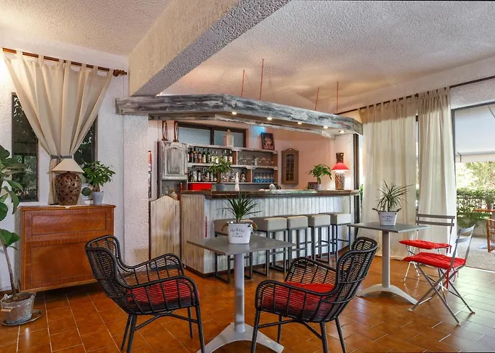Emmanuel Apartments