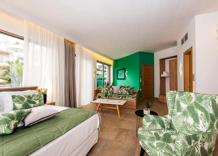 Kalamaki Luxury Suites
