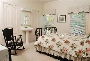 Inn At Grey Gables