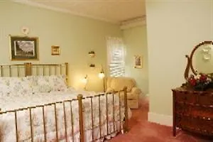 Inn At Grey Gables