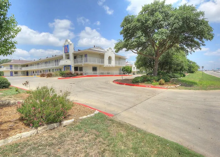 Motel 6 San Antonio, Tx Six Flags Fiesta Tx - La Cantera Area