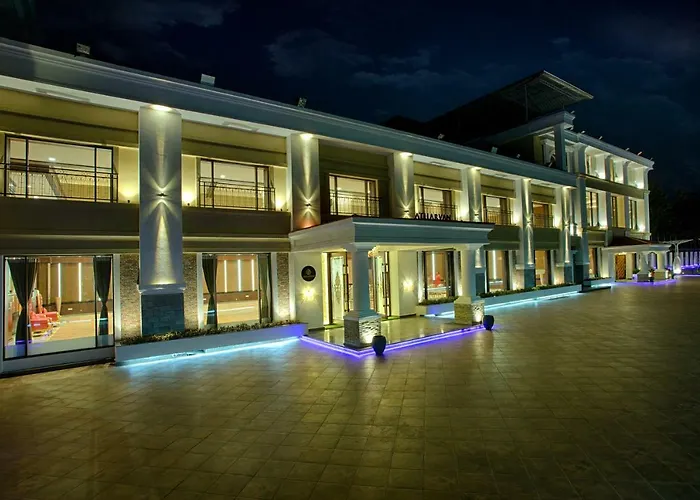 Four Vedas Hotel & Resort