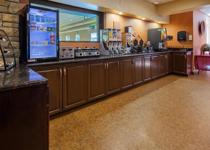 Crandon Inn & Suites