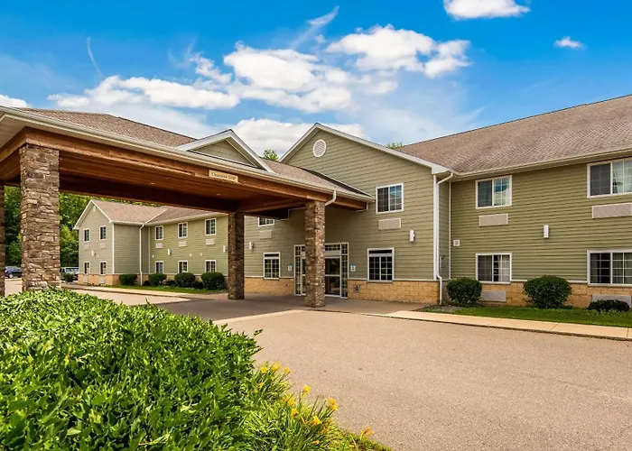 Crandon Inn & Suites