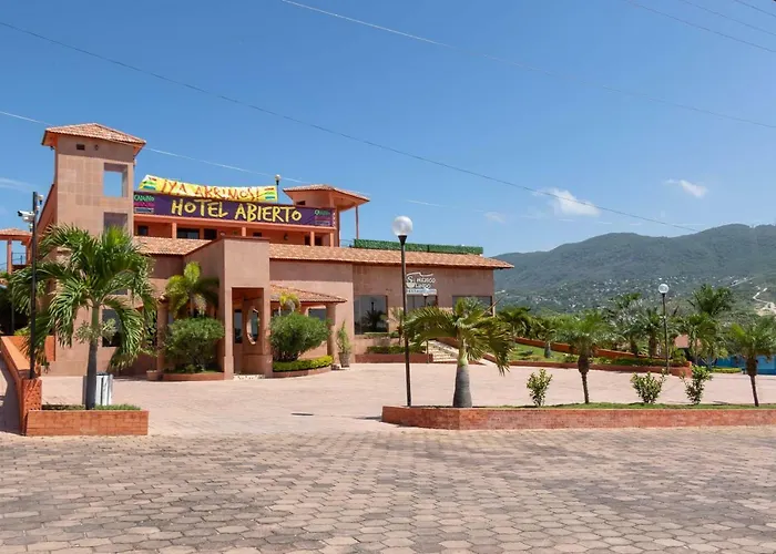 Camino Mexicano Hotel & Resort