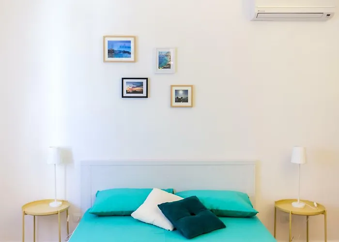Mondello Beach Rooms - By The Sea