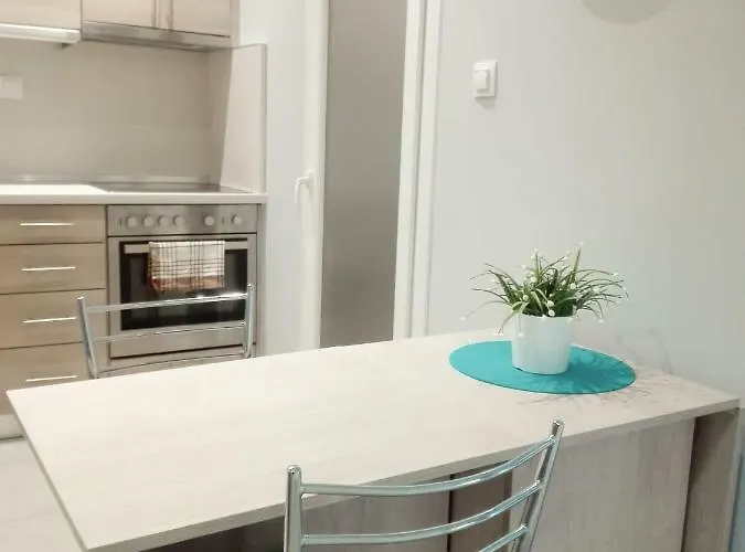 Luxury Apt At Navarino Square
