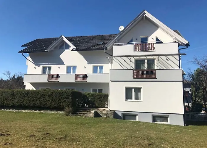 Superior-Apartment Mit Pool Und Seezugang