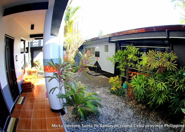 Micky Santoro Hotel & Restaurant