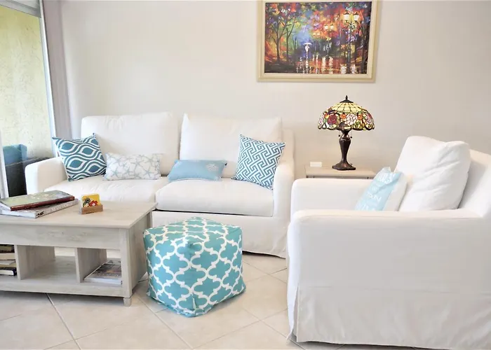 Chic Ocean Getaway - Walk To Beach, Pool & Hot Tub