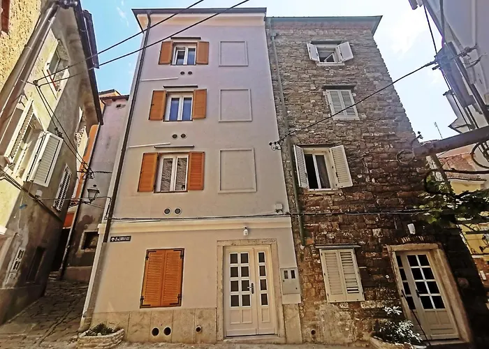 Ribiska Hisa - Old Piran Fisherman'S House