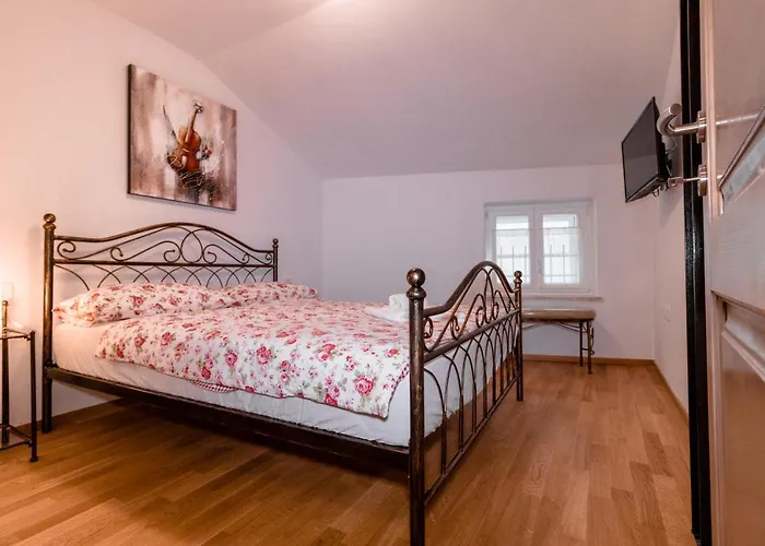 Apartments Pia