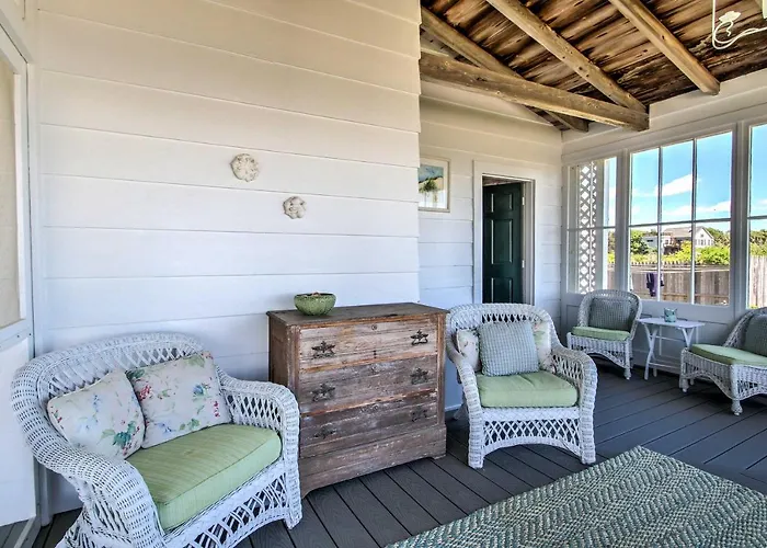 Kennebunk Cottage W/ Private Beach & Ocean Views!