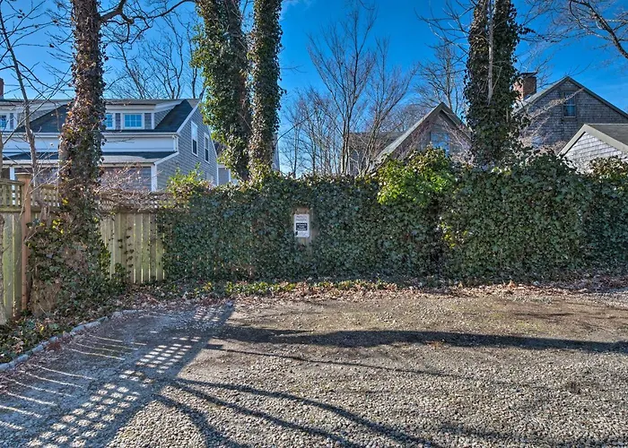 Walk To Attractions: Couple'S Retreat In Nantucket