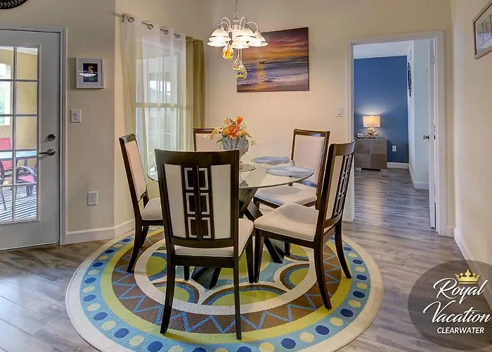 Royal Marina At Avalon Clearwater - Pool & Free Parking - 10 Min Drive To Clearwater Beach