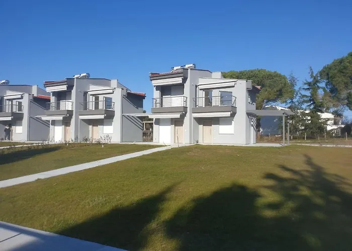 V Luxury Apartments Posidi