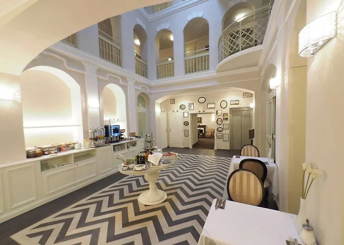 Promenada Romantic Hotel